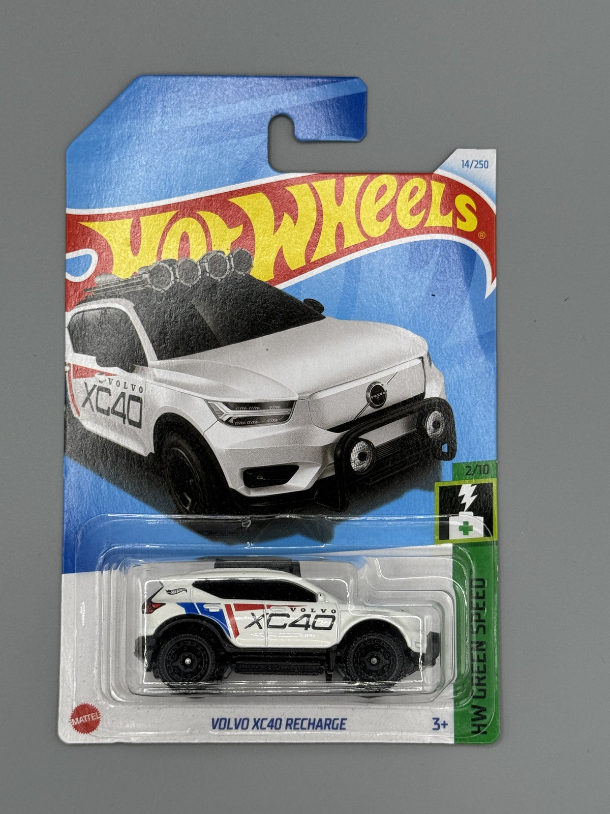 Hot Wheels Volvo XC40 Recharge - Mainline - White - Long Card