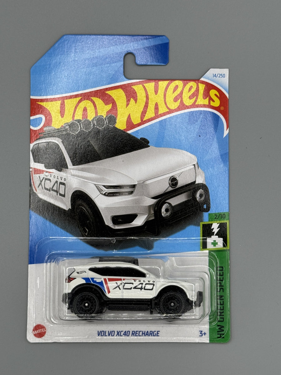 Hot Wheels Volvo XC40 Recharge - Mainline - White - Long Card