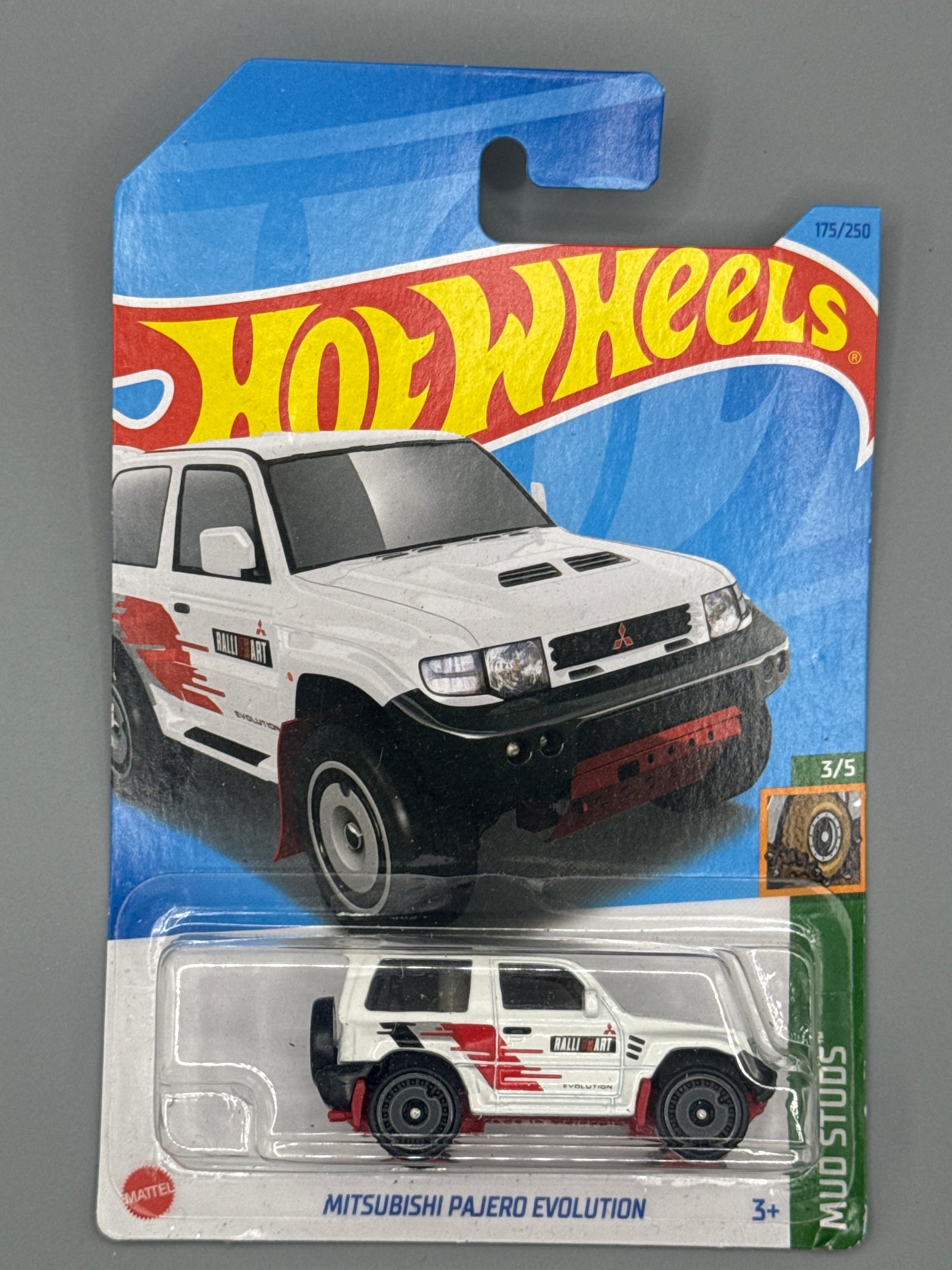 Hot Wheels Mitsubishi Pajero Evolution - White - Long Card