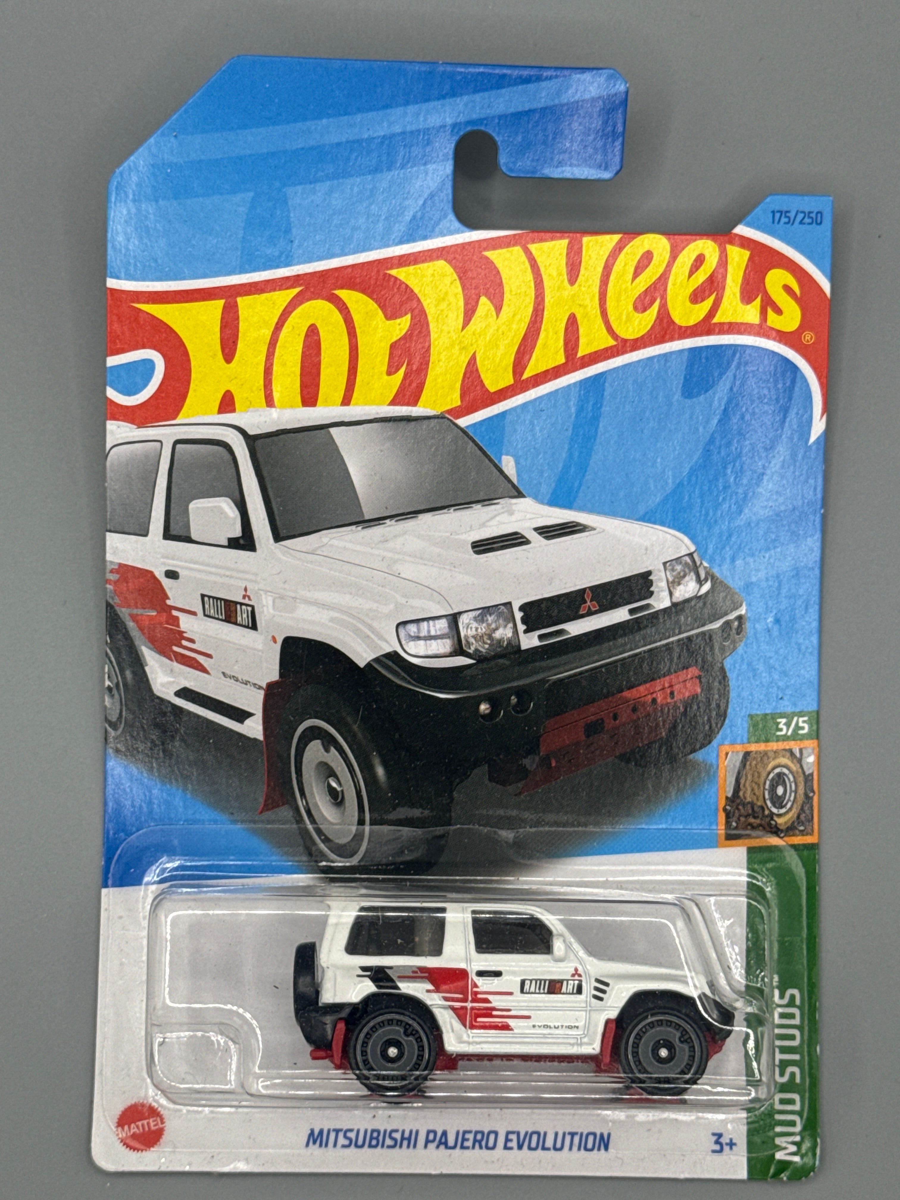 Hot Wheels Mitsubishi Pajero Evolution - White - Long Card
