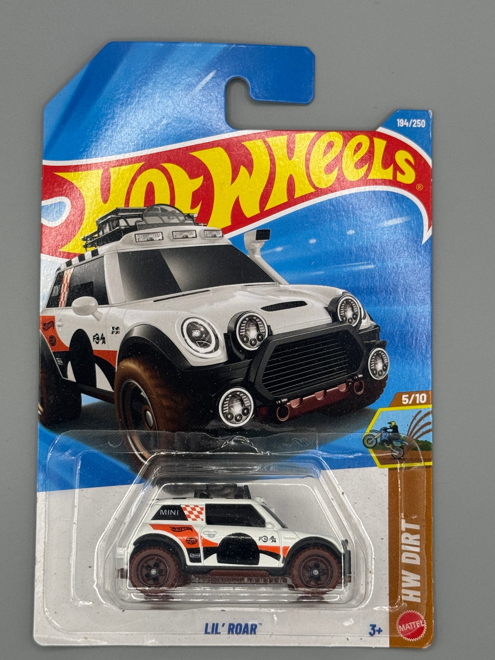 Hot Wheels Lil' Roar - White - Long Card