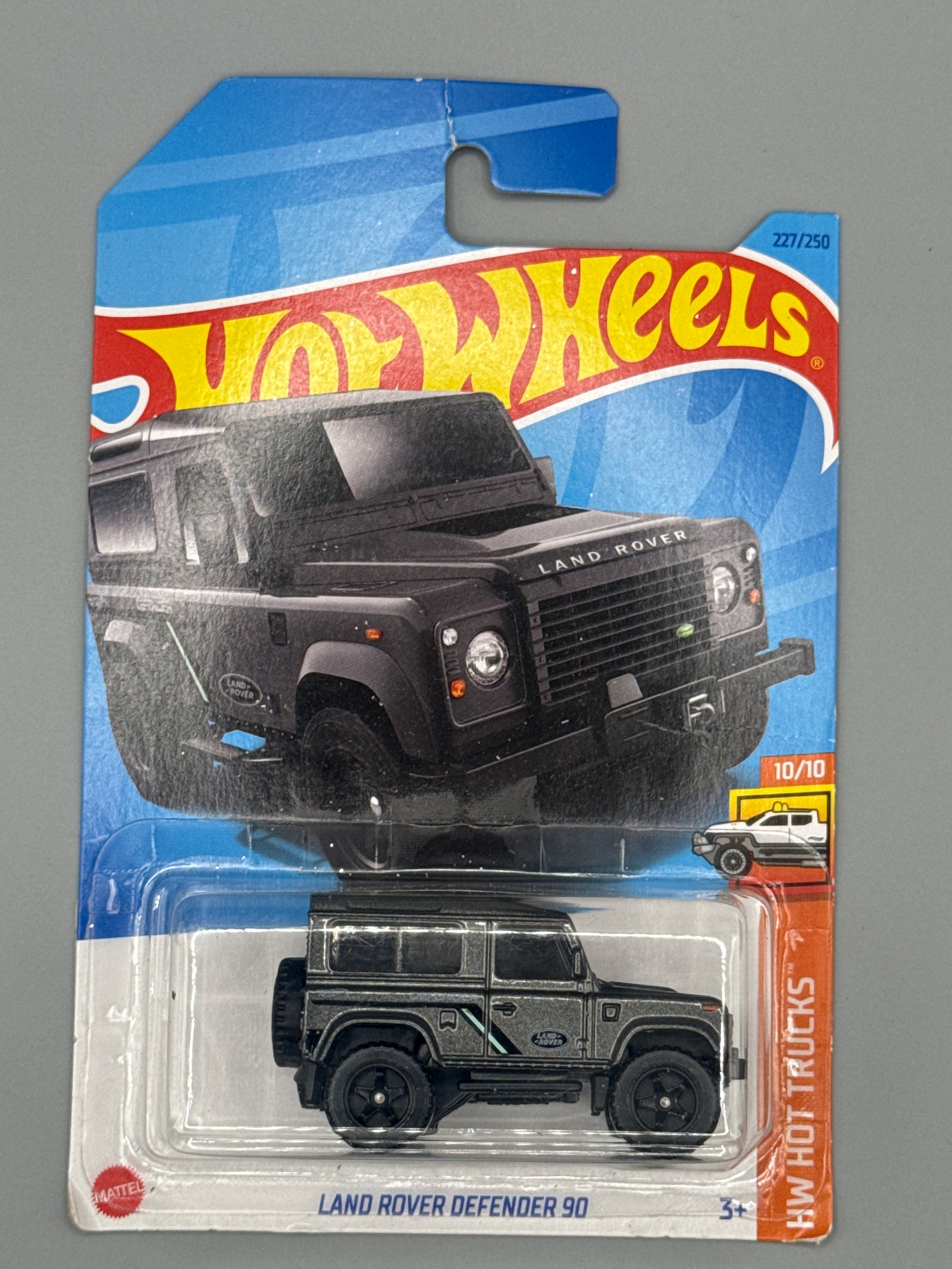 Hot Wheels Land Rover Defender 90 - Black - Long Card