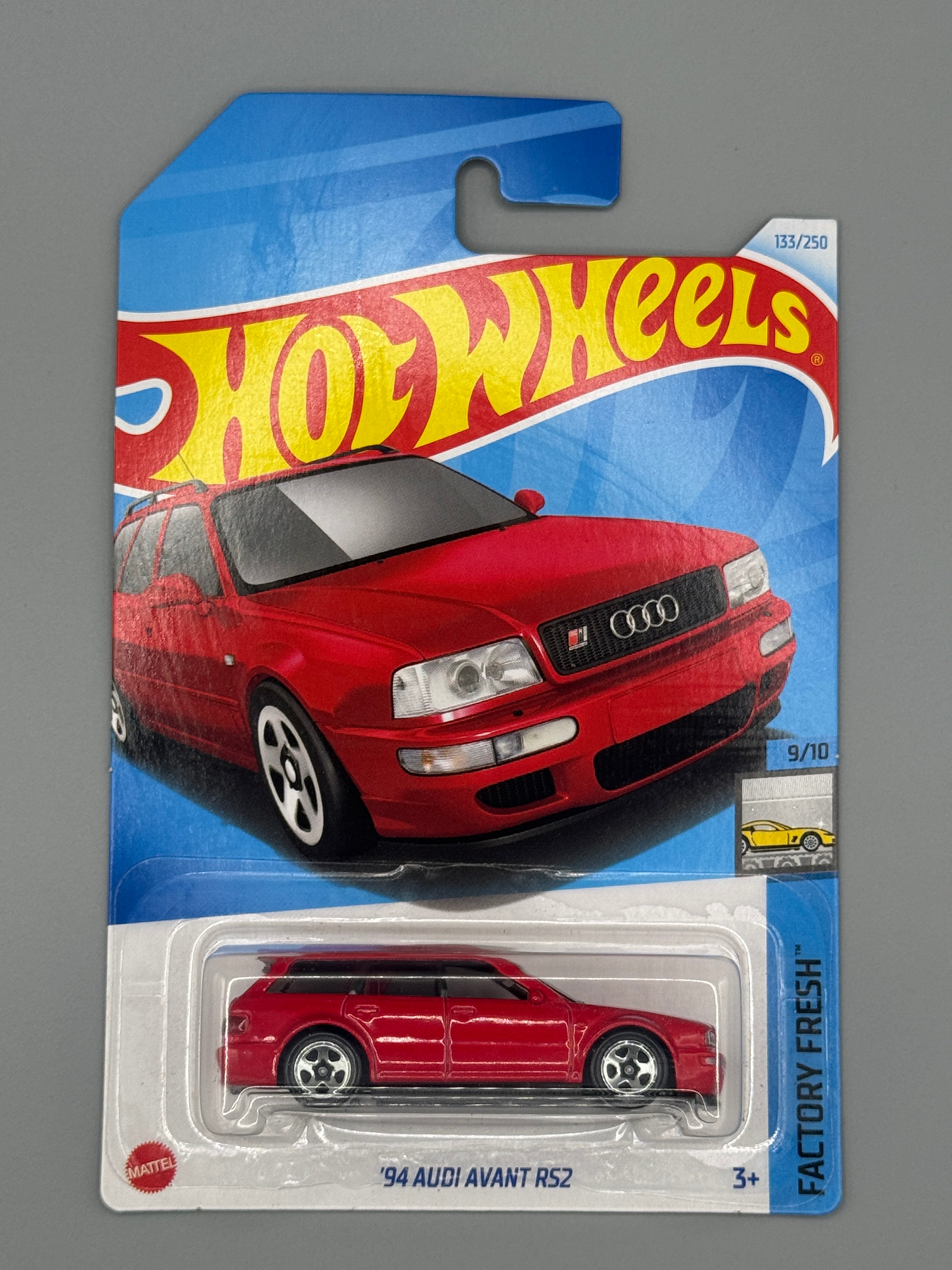 Hot Wheels '94 Audi Avant RS2 - Mainline - Red - Long Card