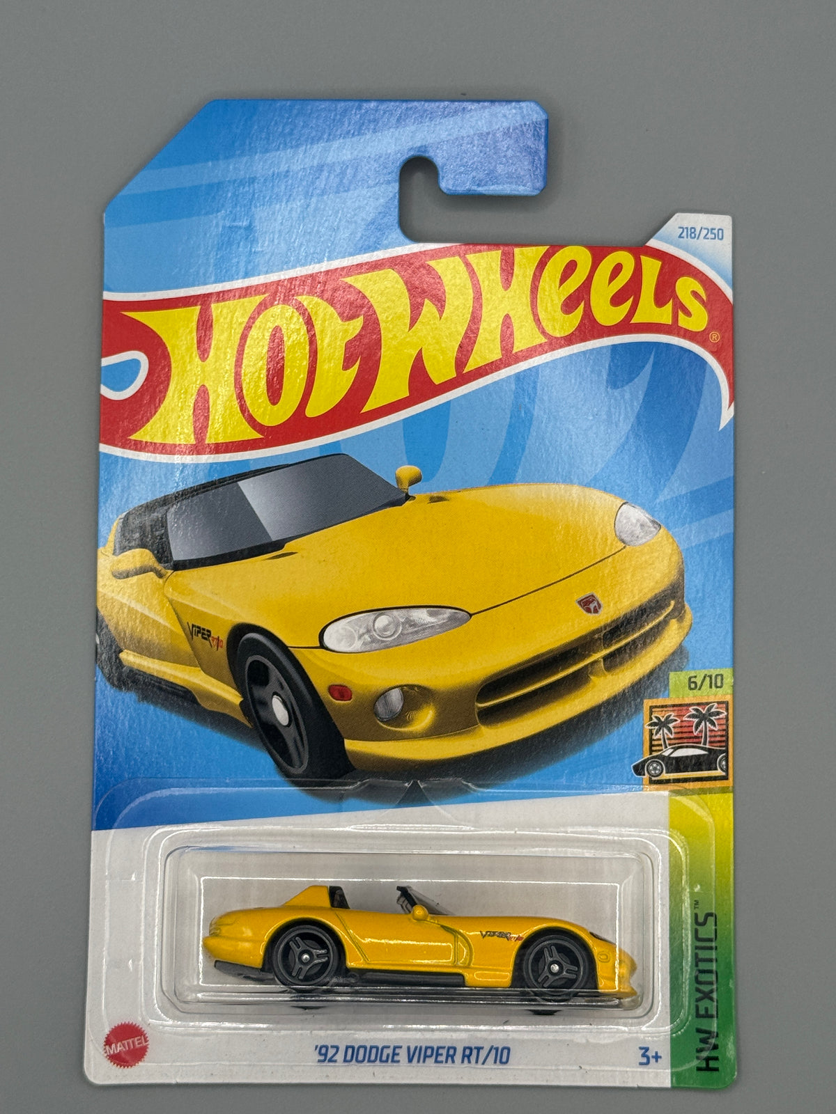Hot Wheels '92 Dodge Viper RT/10 - Yellow - Long Card