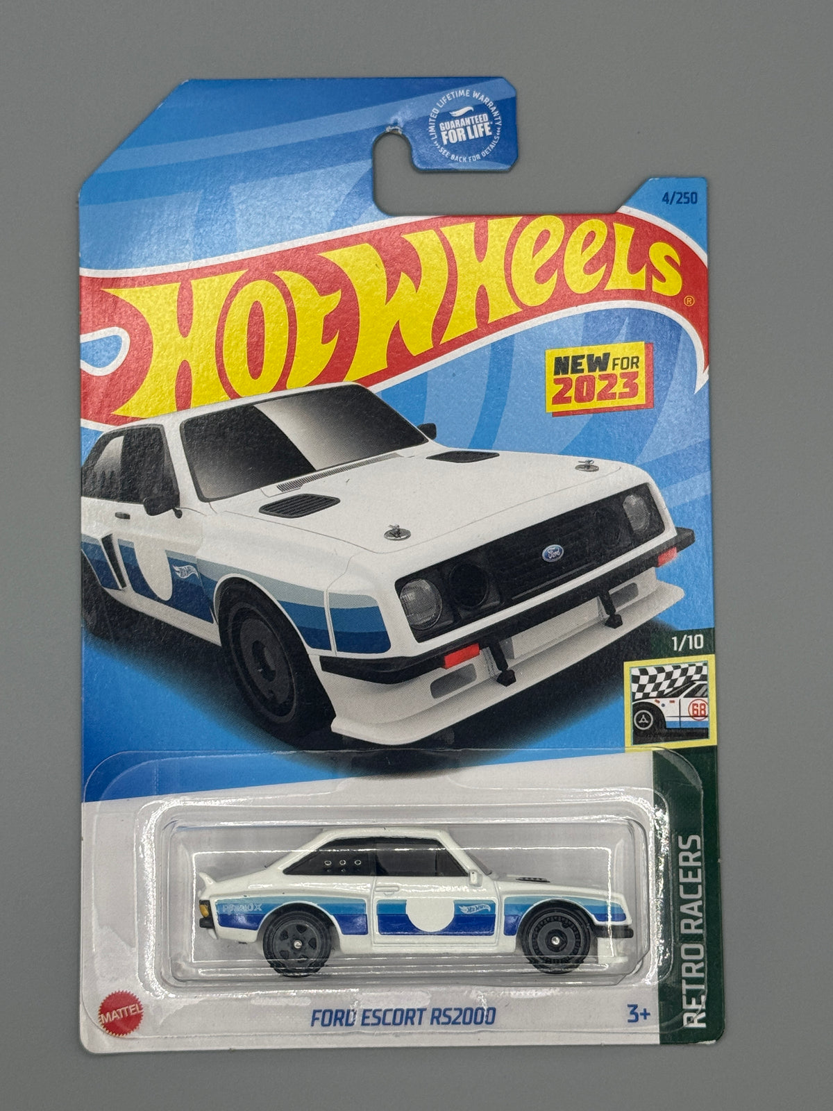 Hot Wheels Ford Escort RS2000 - White - Long Card